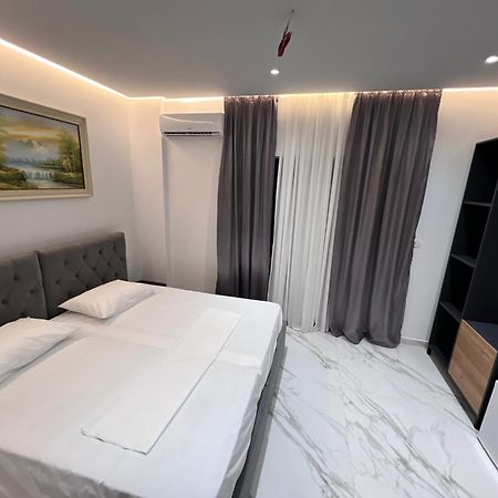 סרנדה Lezet Hotel מראה חיצוני תמונה