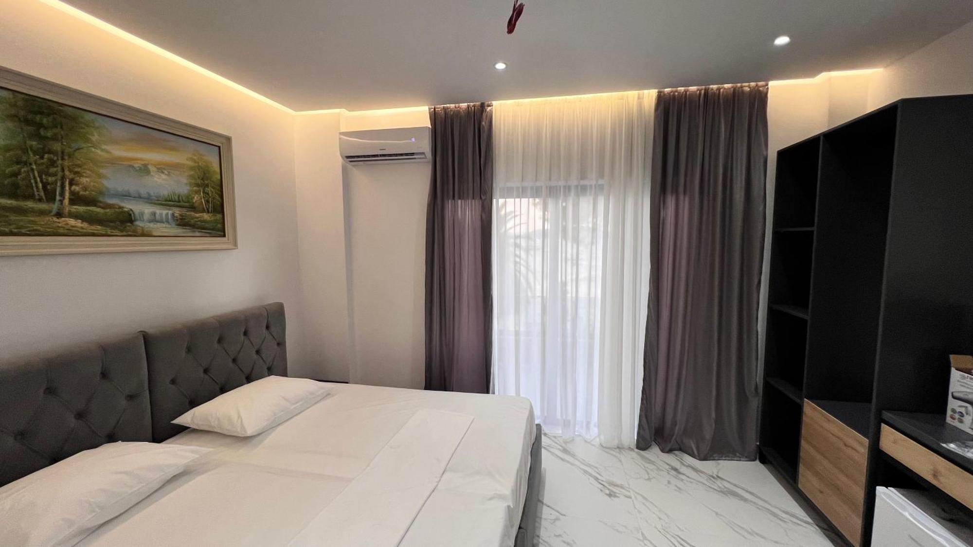 סרנדה Lezet Hotel מראה חיצוני תמונה