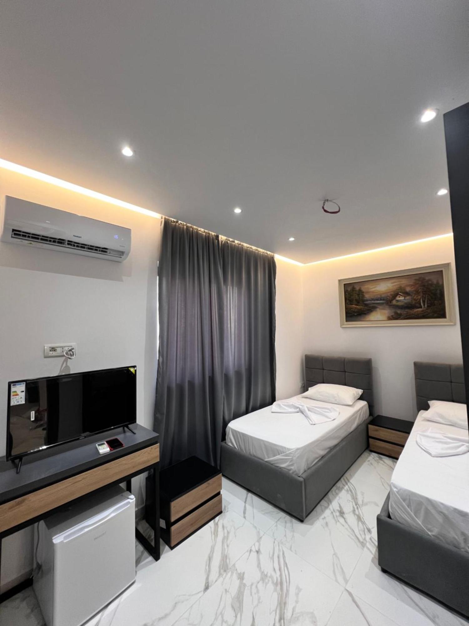 סרנדה Lezet Hotel מראה חיצוני תמונה