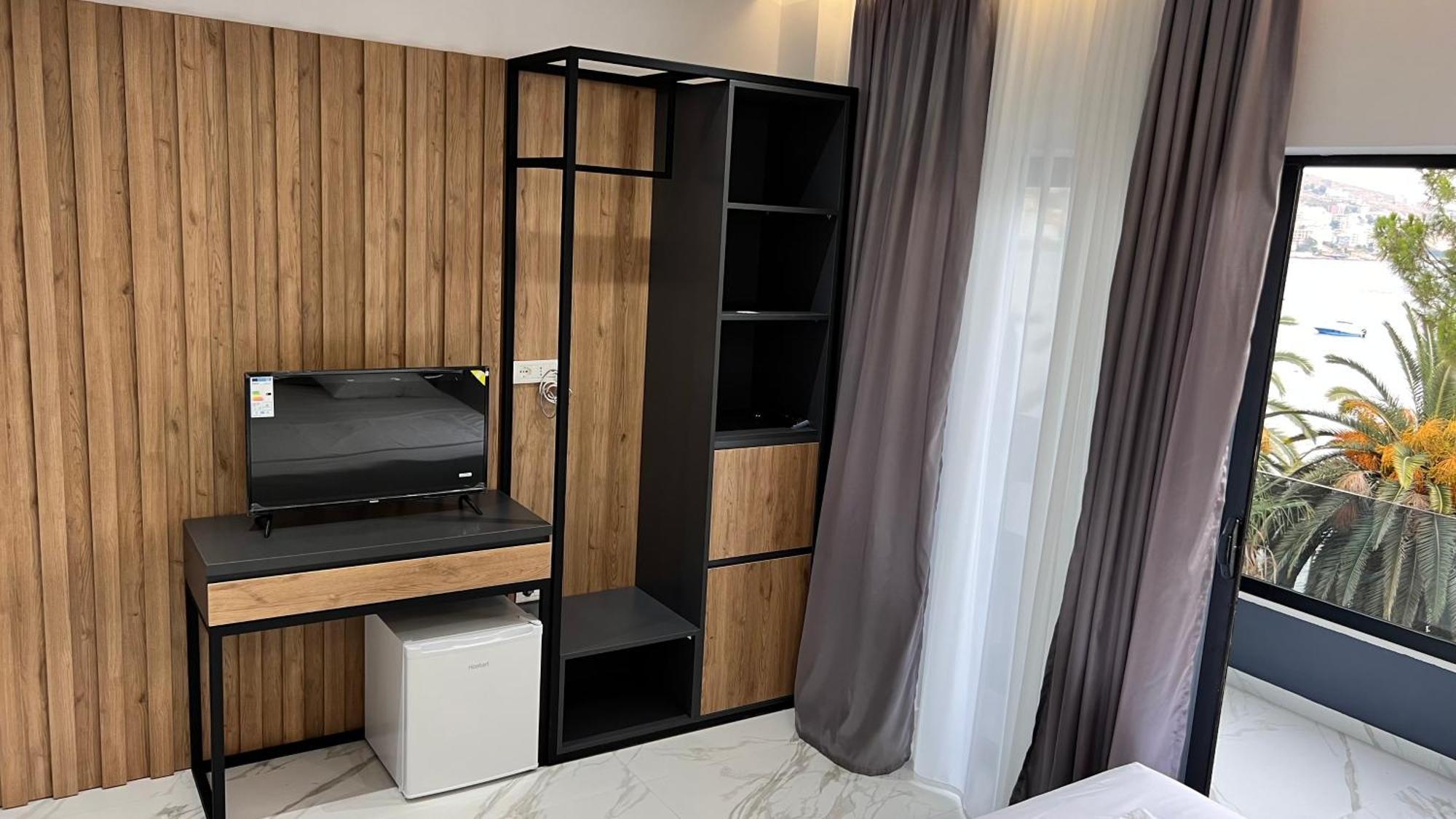 סרנדה Lezet Hotel מראה חיצוני תמונה